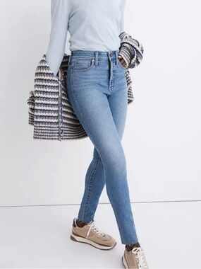 Madewell Curvy High-Rise Skinny Jeans in Ainsworth Wash Raw Hem Edition NC316